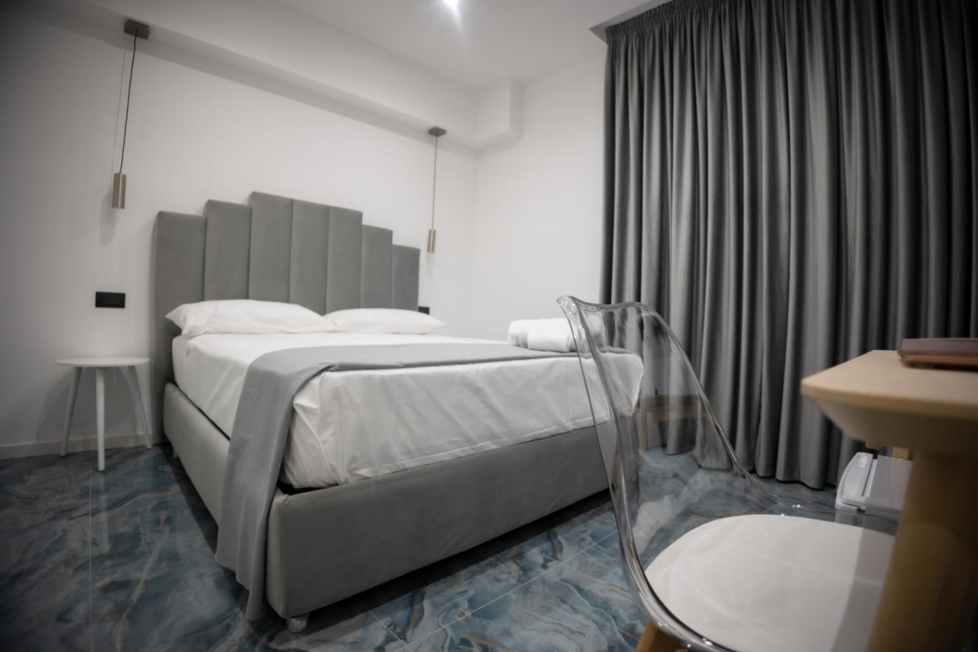 Fp Suite Naples Luaran gambar